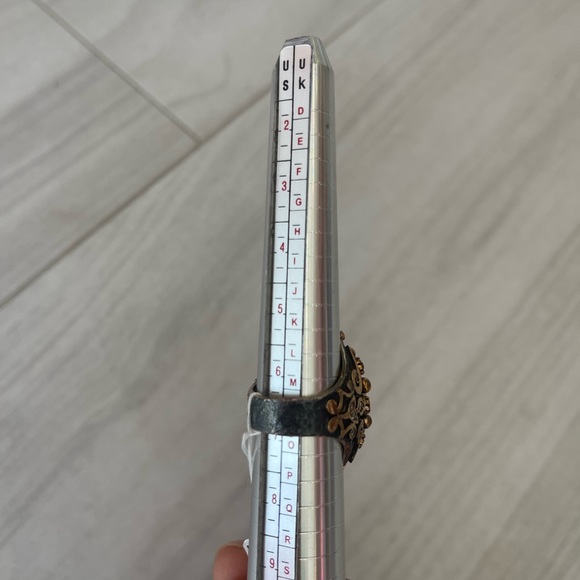 Beautiful Sterling silver and citrine statement ring. Size 6.25 - Picture 7 of 7